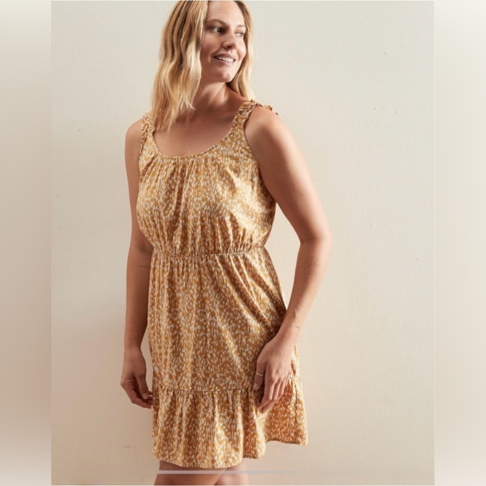 Banana Republic Ruffle Fit-and-Flare Dress in Gold
